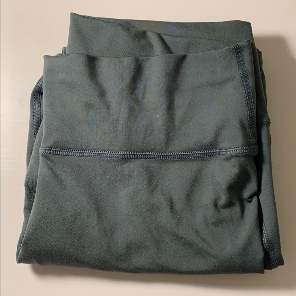 Fabletics High-Waisted Solid Powerhold 7/8 Legging